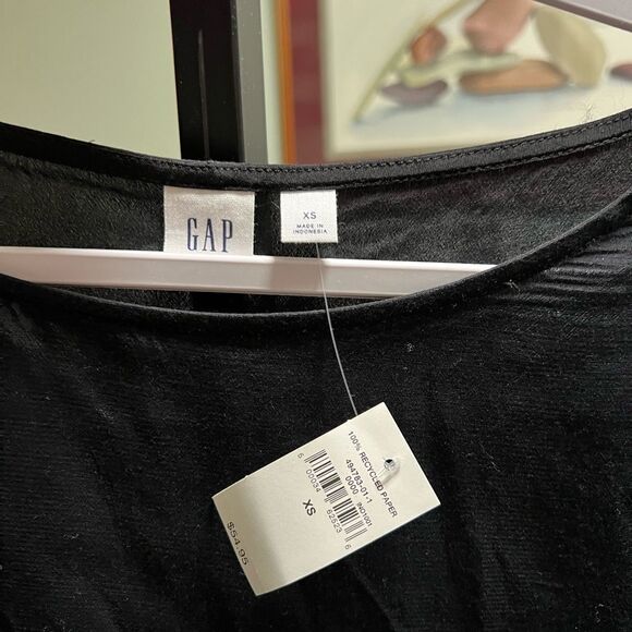 NWT GAP Women's Black Top #166 - Picture 3 of 6